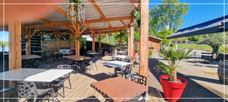 Local commercial - 256 m² - 8 pièces