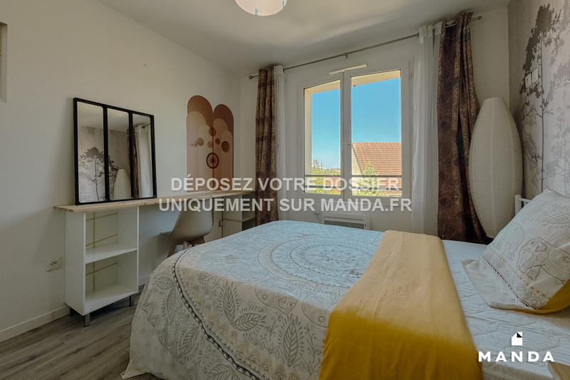 Chambre - 9 m² - 5 pièces