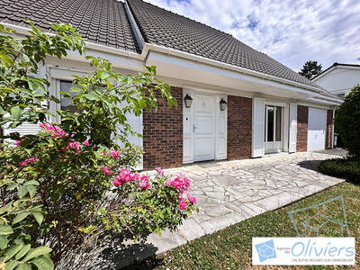 Maison - 181 m² - 8 pièces