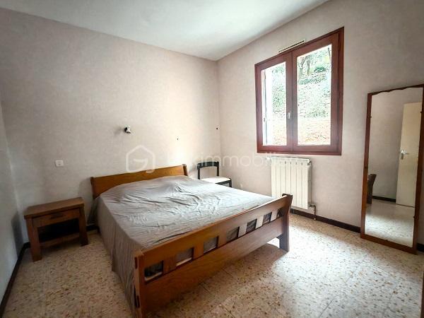Propriété - 105 m² - 5 pièces