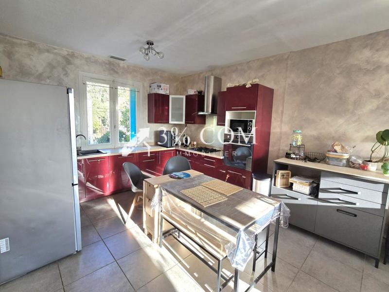 Maison - 99 m² - 6 pièces