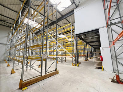 Entrepôt - 1 014 m²