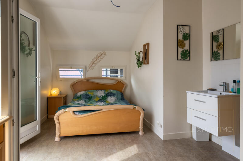 Maison - 200 m² - 7 pièces