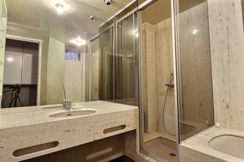 Duplex - 242 m² - 9 pièces