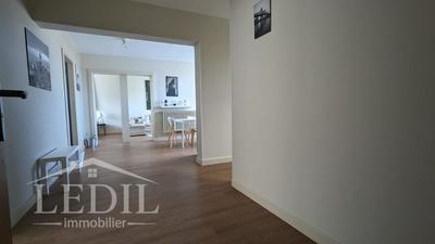 Appartement - 90 m² - 5 pièces