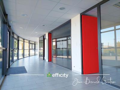 Local d'activité / Entrepôt - 1 560 m² - 8 pièces