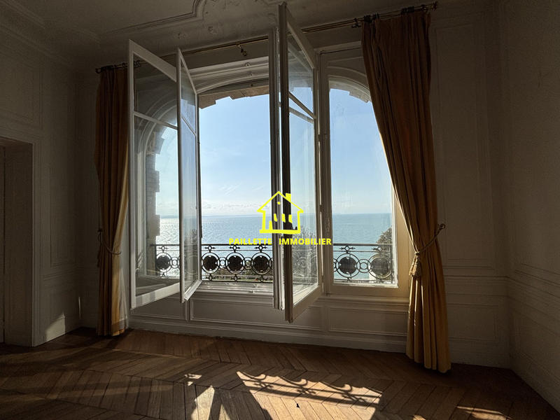 Appartement - 203 m² - 5 pièces