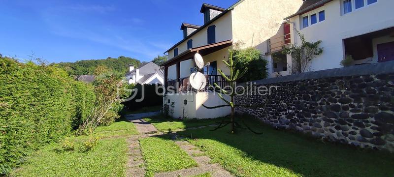 Maison de village - 150 m² - 8 pièces