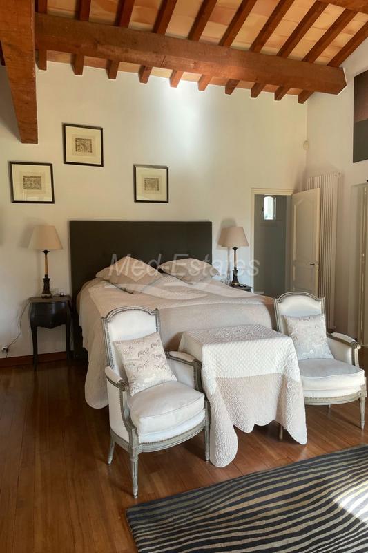 Demeure - 703 m² - 17 pièces