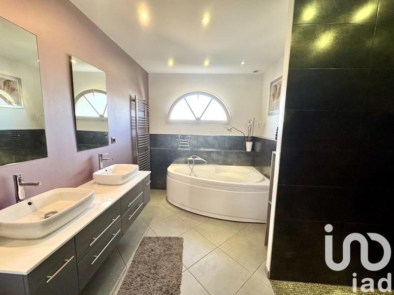 Maison - 156 m² - 6 pièces