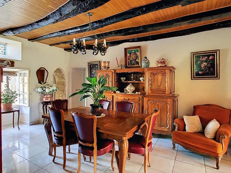 Propriété - 245 m² - 10 pièces