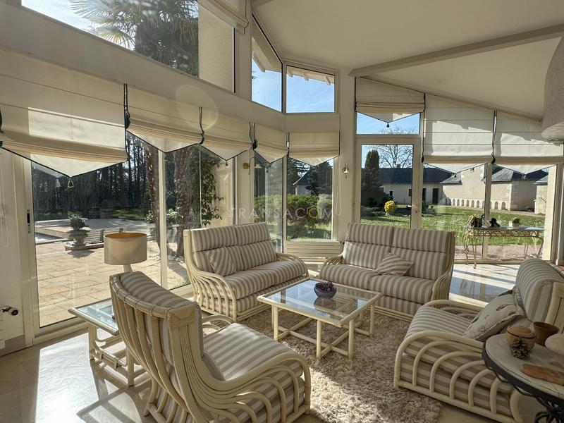 Maison - 300 m² - 8 pièces