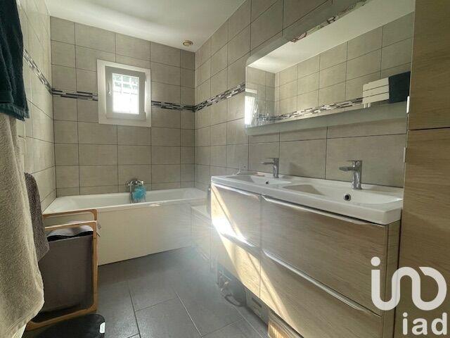 Maison - 80 m² - 5 pièces