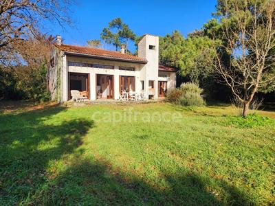 Maison - 200 m² - 8 pièces