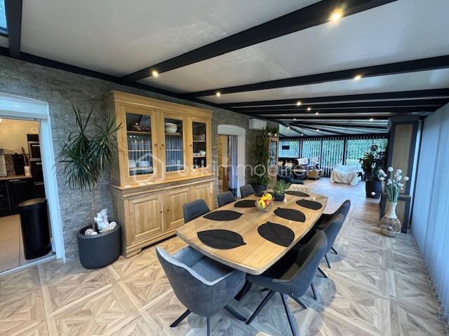 Maison - 186 m² - 9 pièces