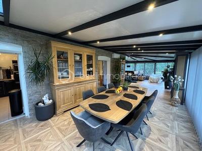 Maison - 186 m² - 9 pièces