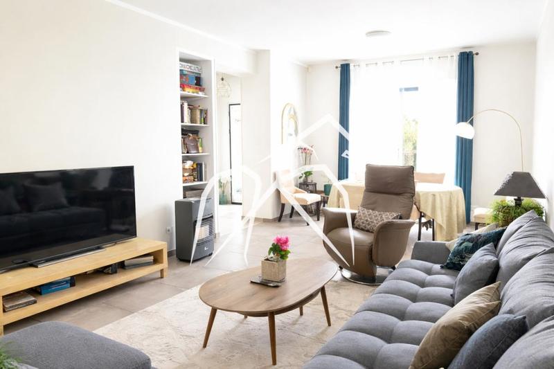 Maison ancienne - 221 m² - 8 pièces