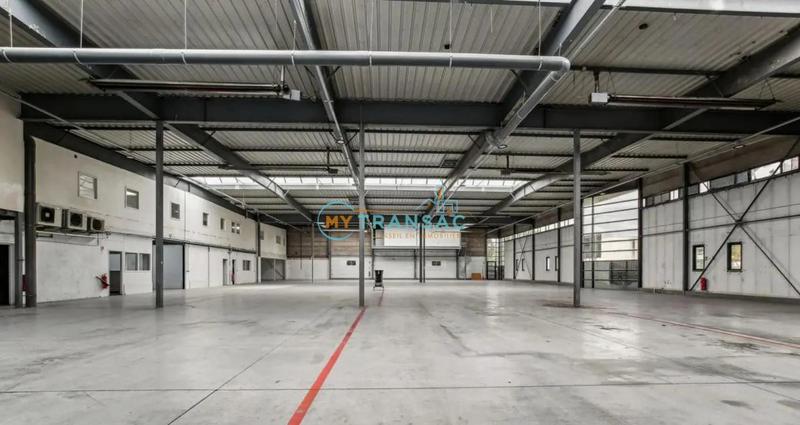 Entrepôt - 2 899 m²