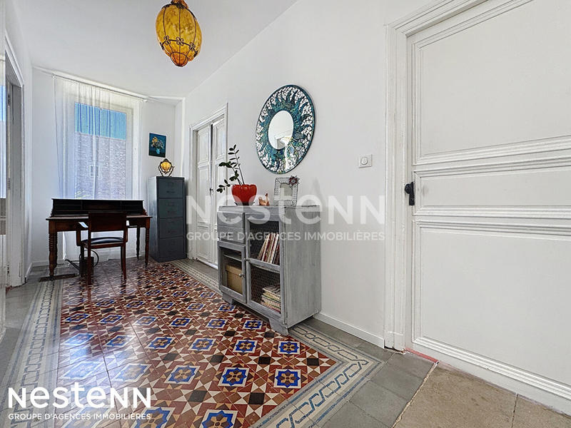 Maison - 242 m² - 8 pièces