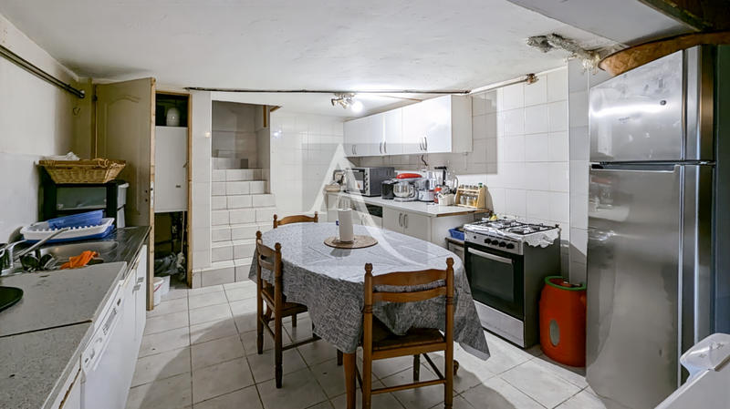 Maison - 163 m² - 9 pièces