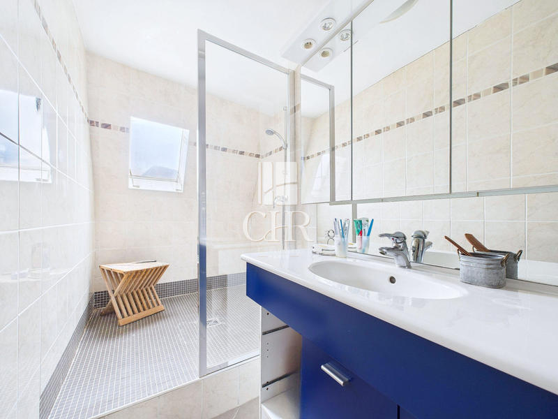 Appartement - 125 m² - 6 pièces