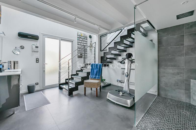 Villa - 350 m² - 9 pièces