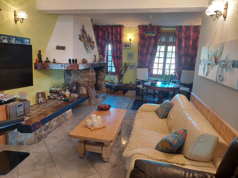 Maison - 220 m² - 6 pièces