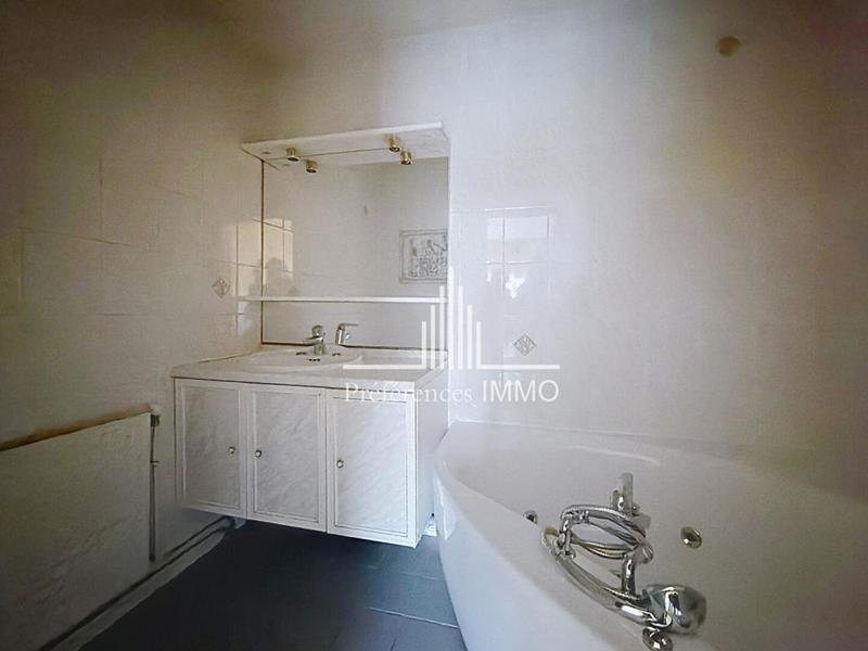 Appartement - 60 m² - 2 pièces