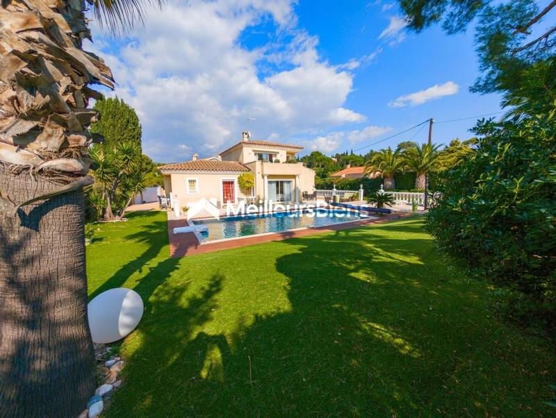 Villa - 176 m² - 6 pièces