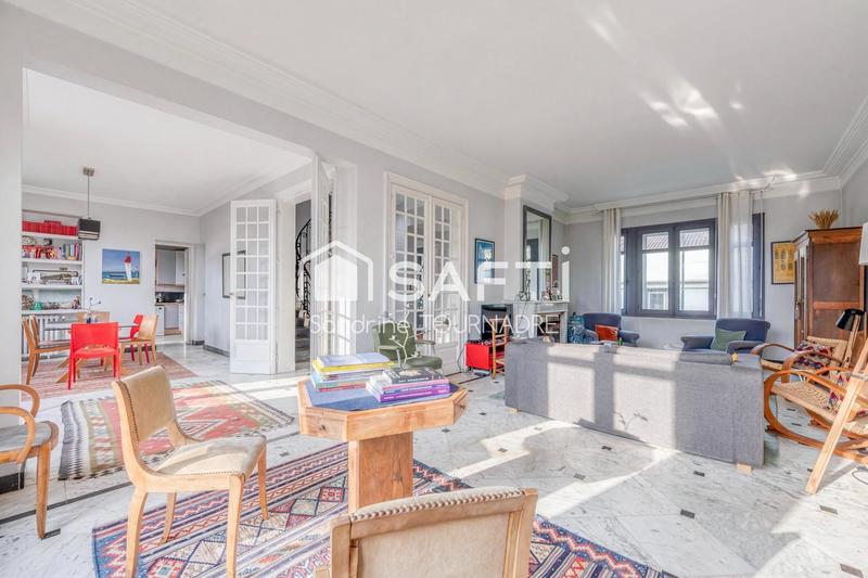 Hôtel particulier - 203 m² - 7 pièces