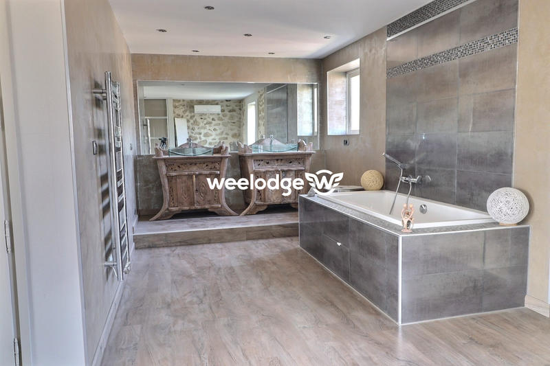 Maison - 200 m² - 5 pièces