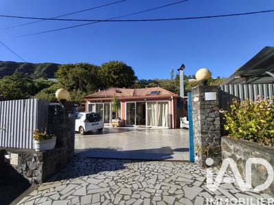 Maison - 167 m² - 8 pièces