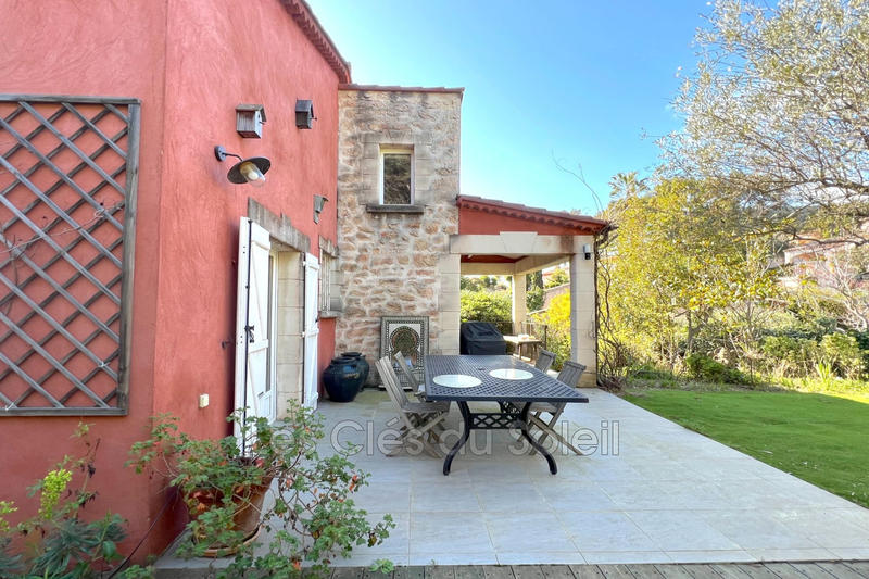 Maison - 170 m² - 8 pièces