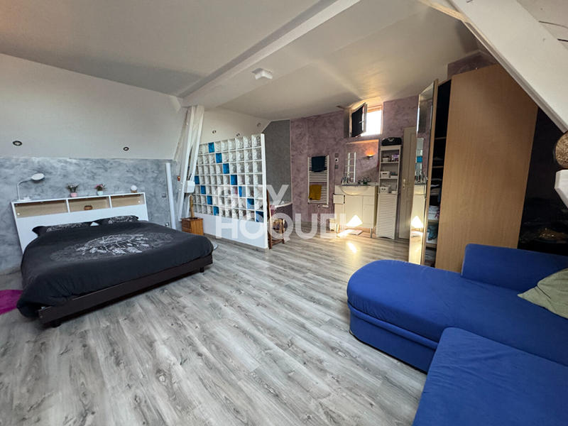 Maison - 220 m² - 5 pièces