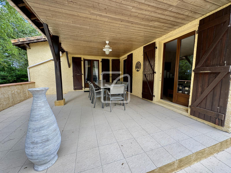 Maison - 230 m² - 12 pièces