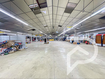 Local commercial - 3 000 m²