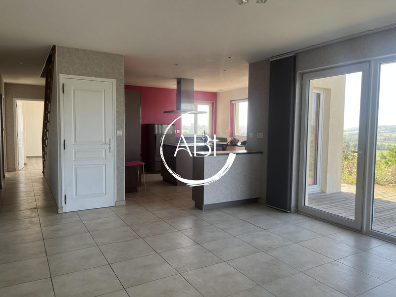 Maison - 212 m² - 7 pièces