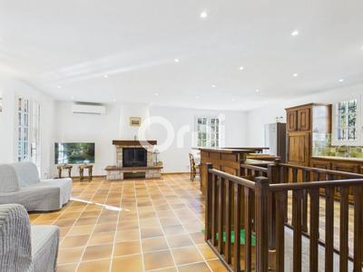 Maison - 136 m² - 4 pièces