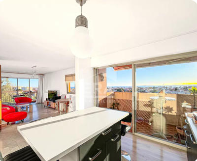 Appartement - 100 m² - 5 pièces