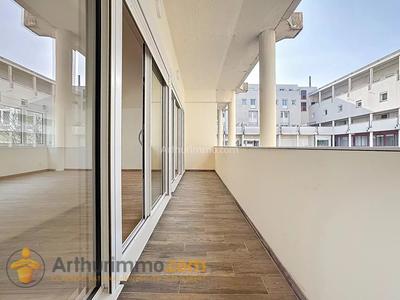 Appartement - 92 m² - 4 pièces