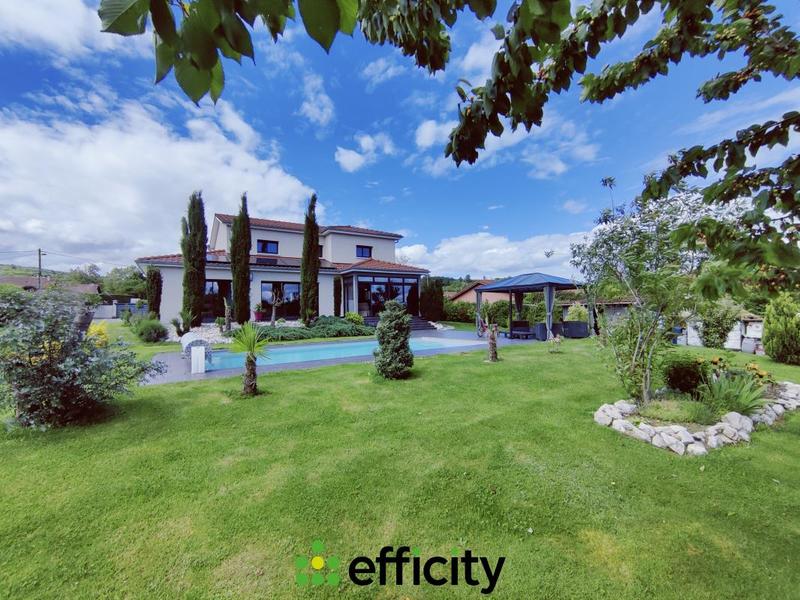 Maison - 215 m² - 6 pièces