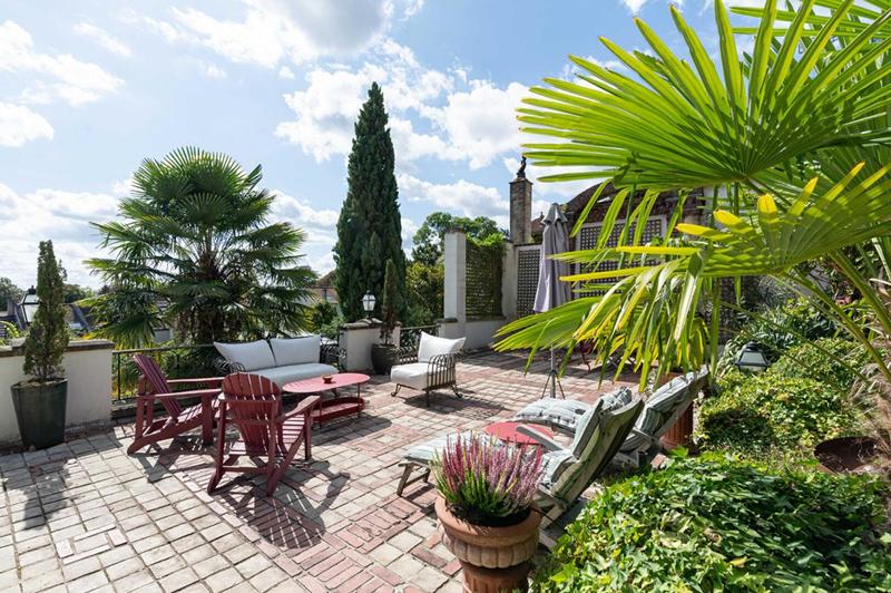 Demeure - 276 m² - 11 pièces