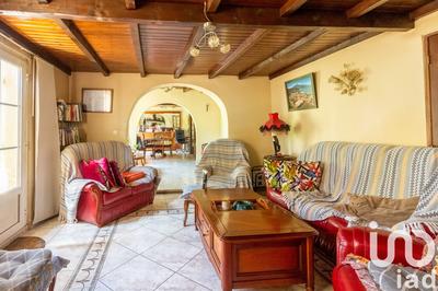 Maison - 250 m² - 8 pièces