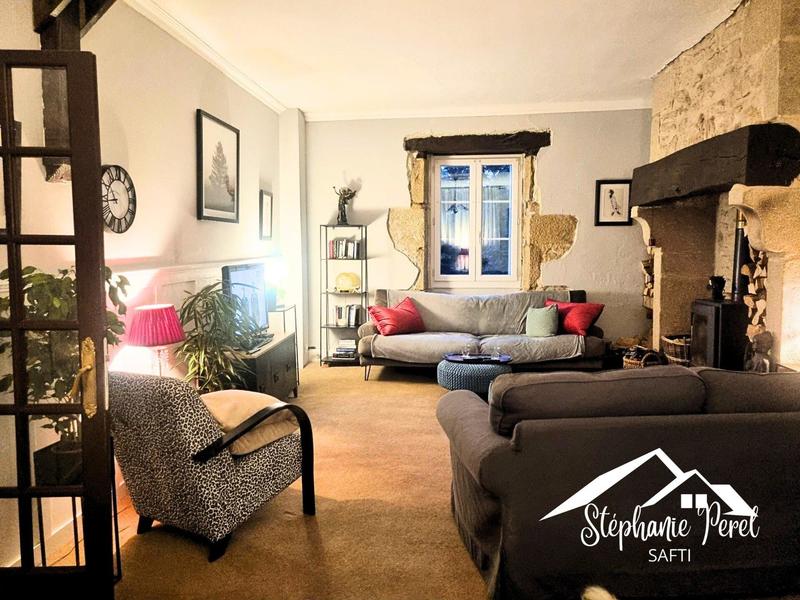 Maison - 220 m² - 7 pièces