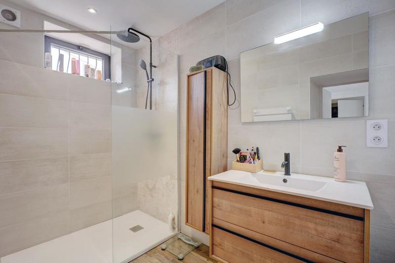 Maison - 222 m² - 5 pièces