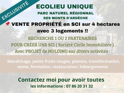 Maison - 198 m² - 13 pièces