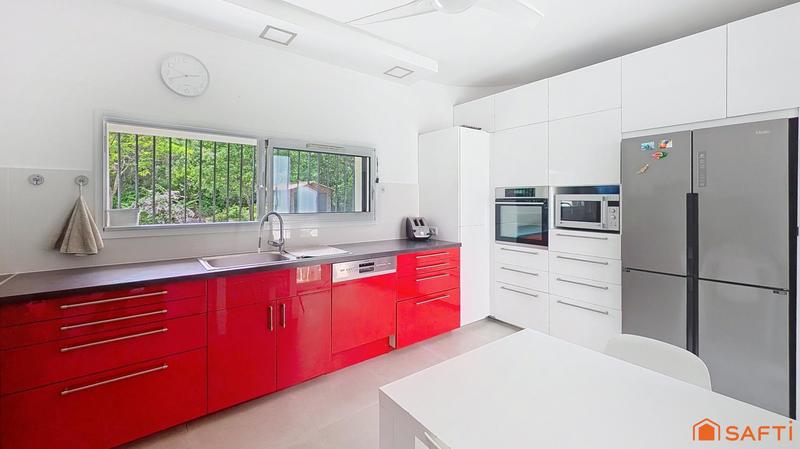 Maison - 195 m² - 8 pièces