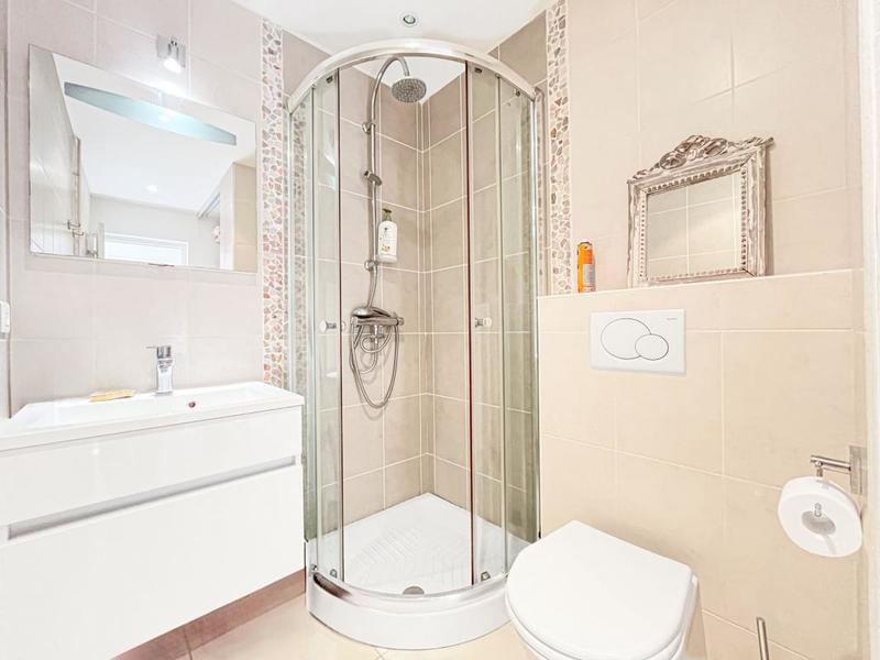 Appartement - 97 m² - 5 pièces