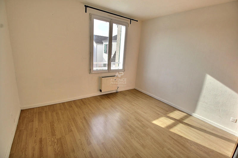 Maison - 94 m² - 6 pièces