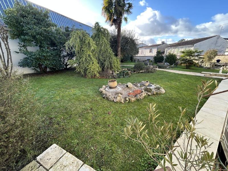 Maison - 309 m² - 8 pièces